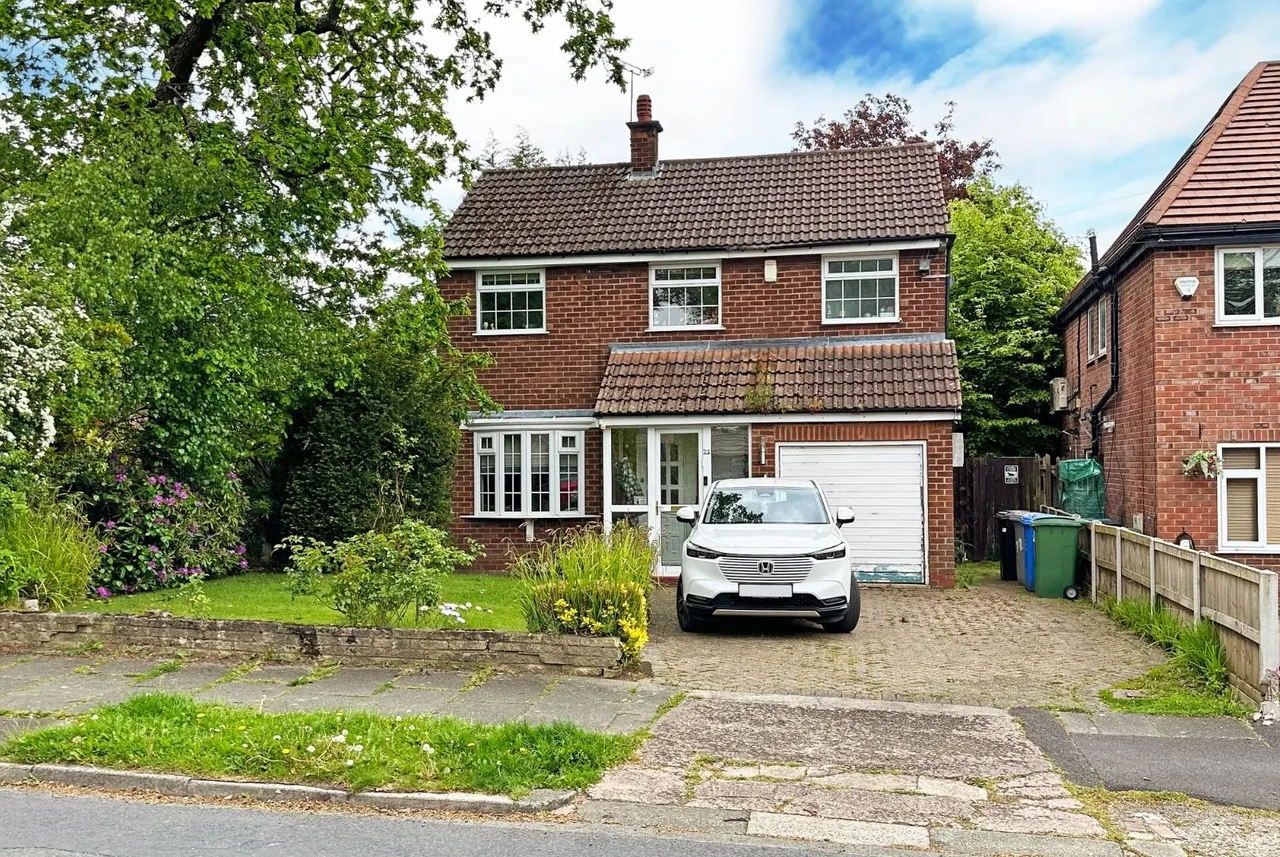 3 bed house for sale — Greengate, Hale Barns, Cheshire WA15 0SH