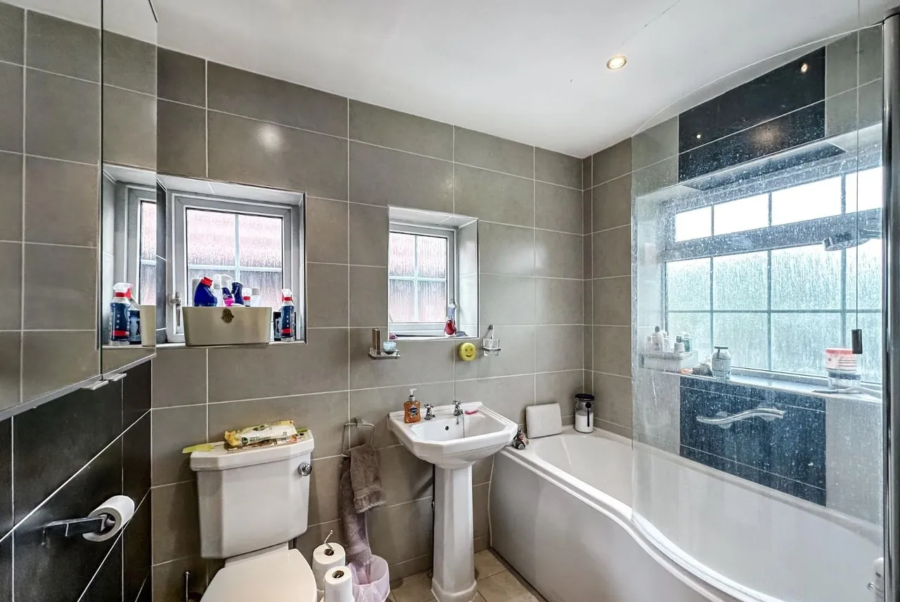 Greengate, Hale Barns, Cheshire WA15 0SH, photo 19