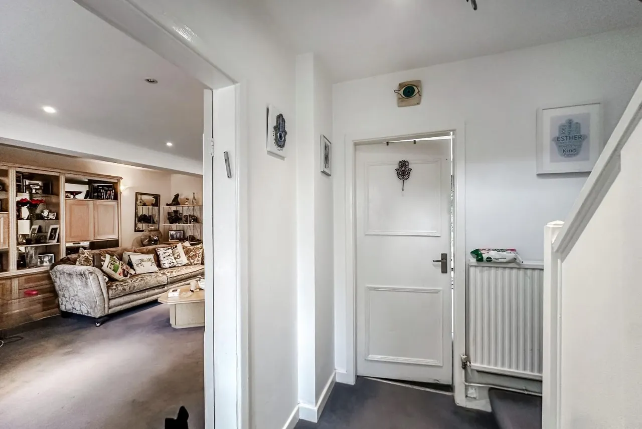 Greengate, Hale Barns, Cheshire WA15 0SH, photo 13