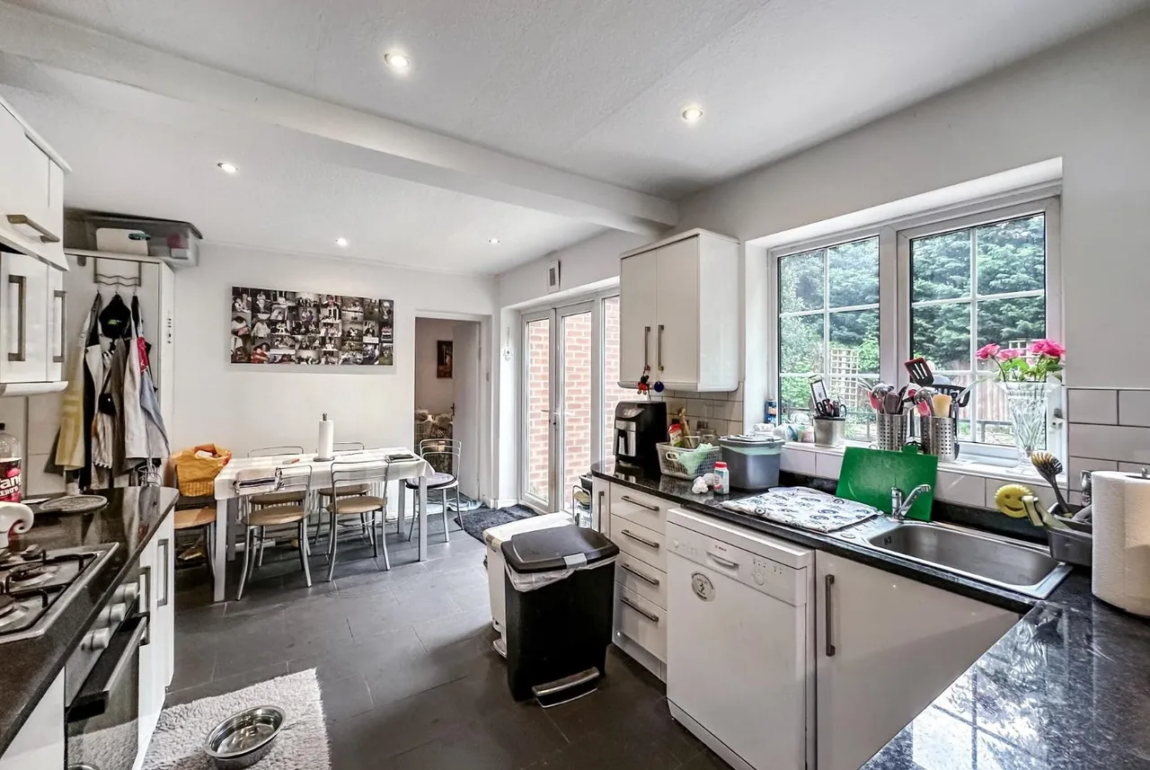 Greengate, Hale Barns, Cheshire WA15 0SH, photo 10