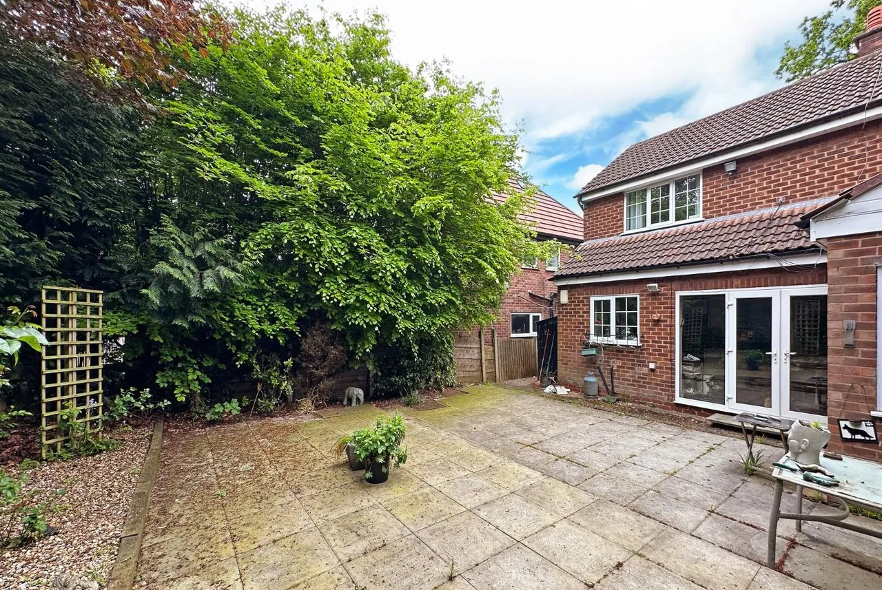 Greengate, Hale Barns, Cheshire WA15 0SH, photo 23