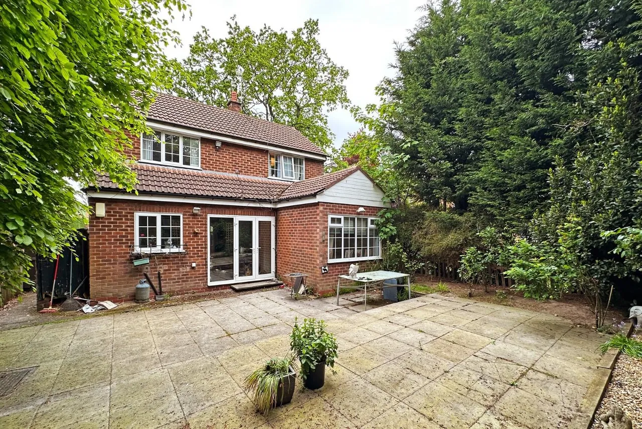 Greengate, Hale Barns, Cheshire WA15 0SH, photo 2