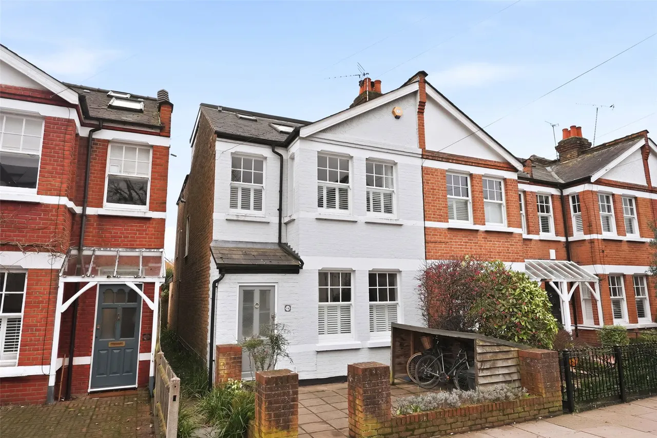 4 bed house for sale — Bridgeman Road, Teddington, TW11 9AH