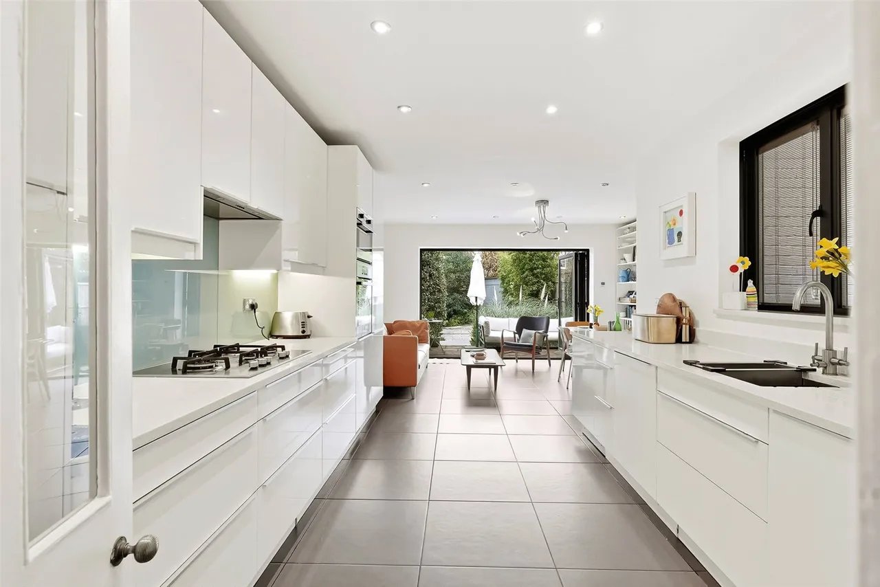 Bridgeman Road, Teddington, TW11 9AH, photo 6