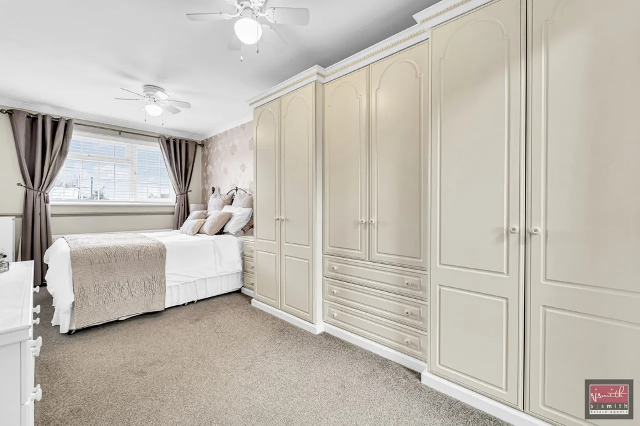 Benen-stock Road, Stanwell Moor, photo 6