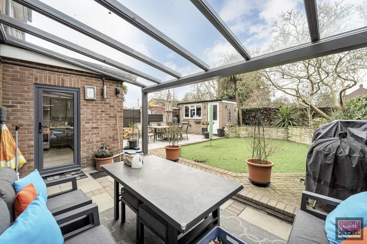 Benen-stock Road, Stanwell Moor, photo 12