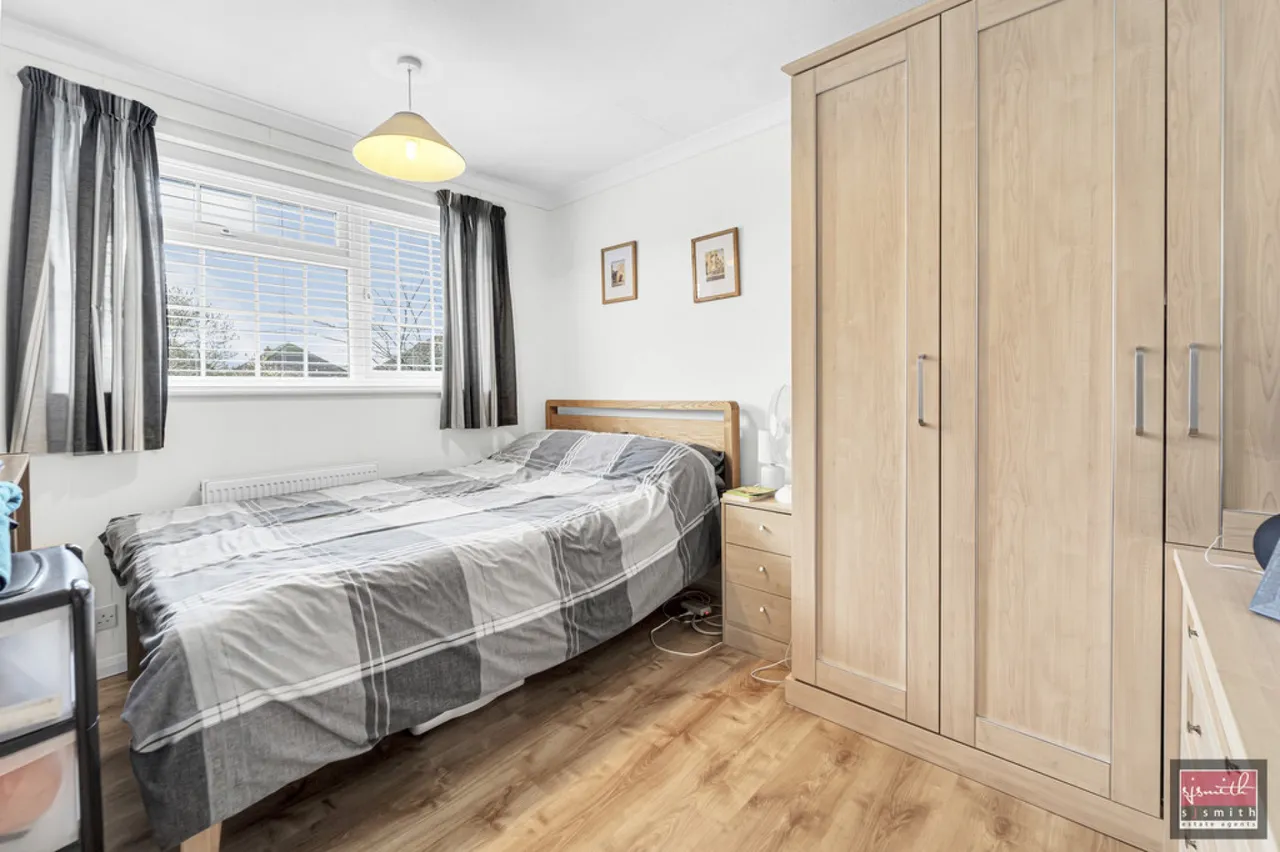 Benen-stock Road, Stanwell Moor, photo 8