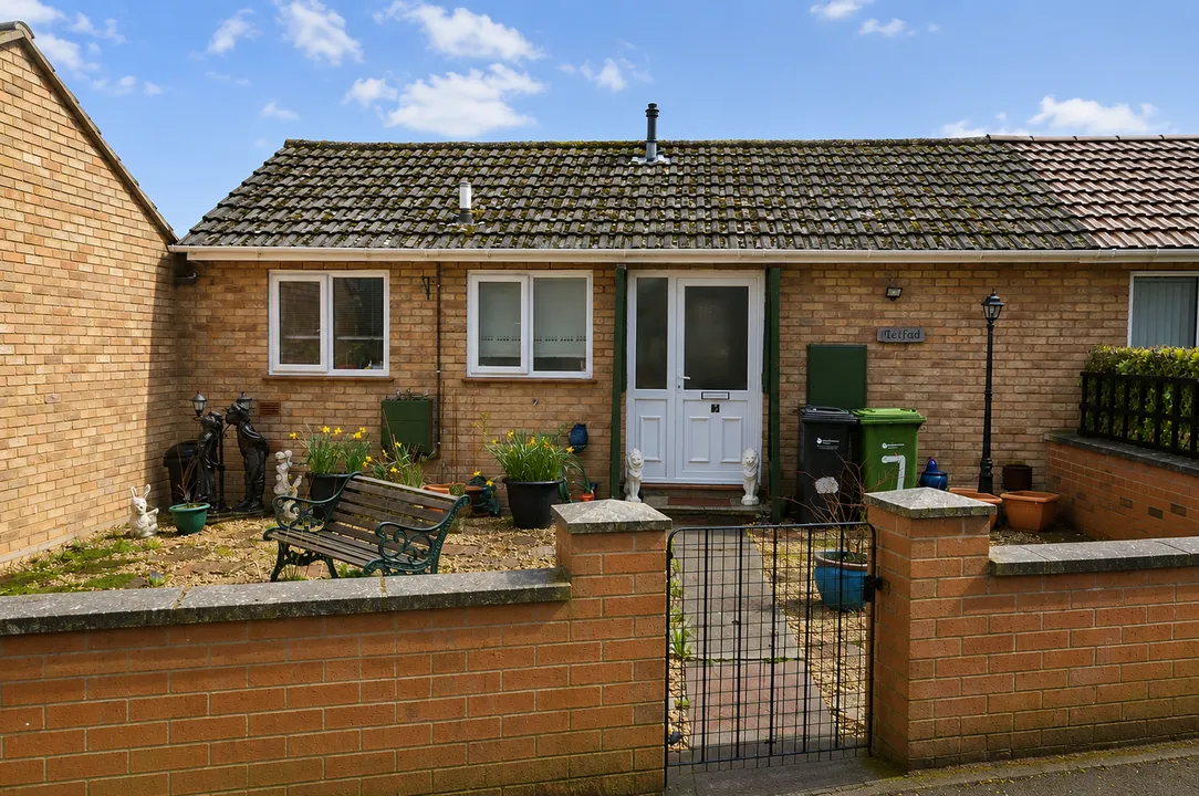 2 bed house for sale — Silurian Close, Leominster
