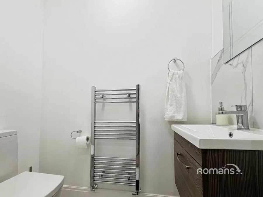 Crescent Drive, Aldershot, GU12, photo 5