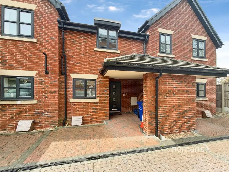 Crescent Drive, Aldershot, GU12, photo 2