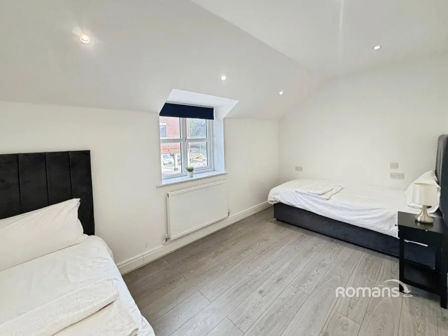 Crescent Drive, Aldershot, GU12, photo 7