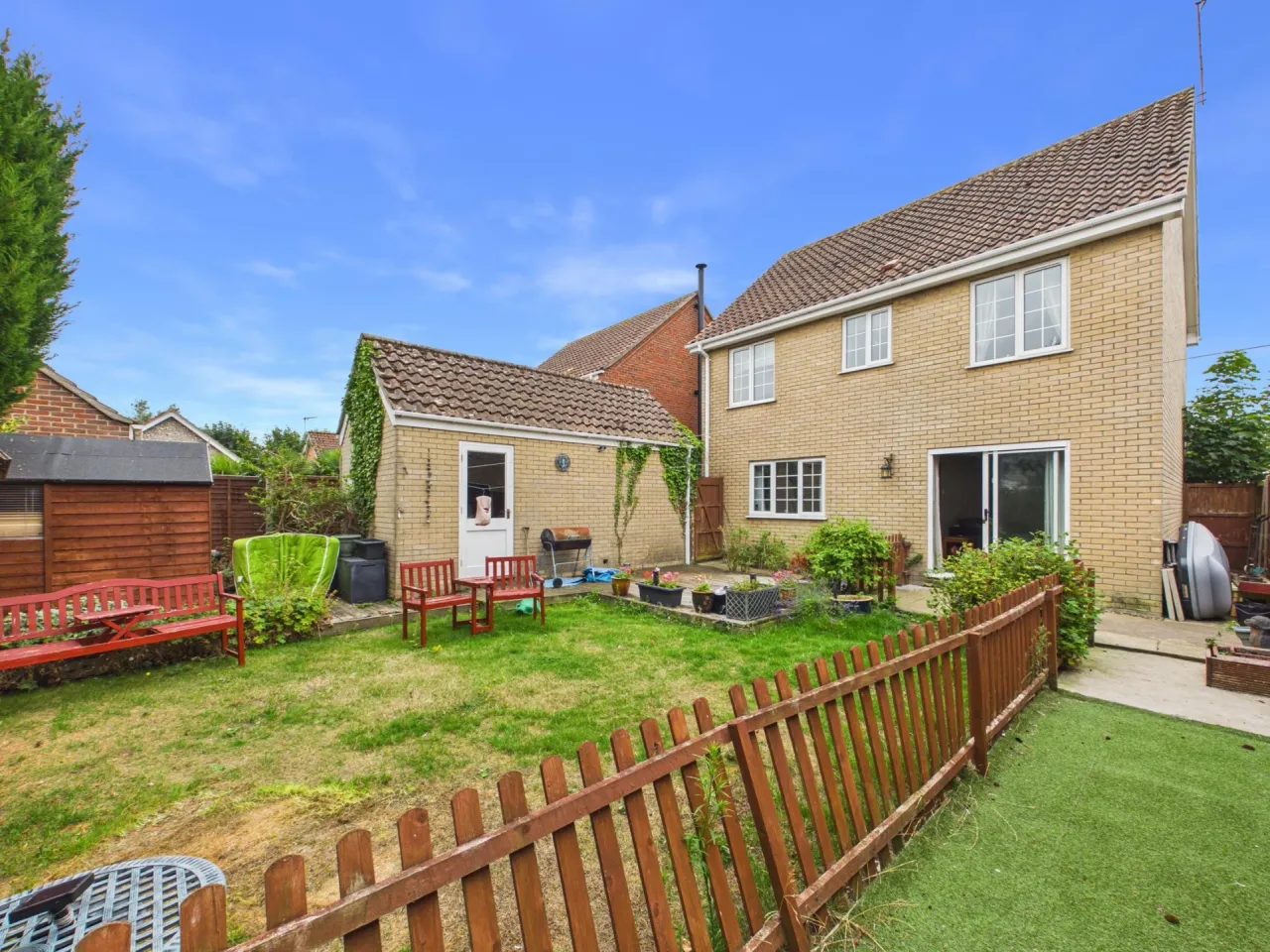 4 bed property for sale, Noahs Drive, Lowestoft