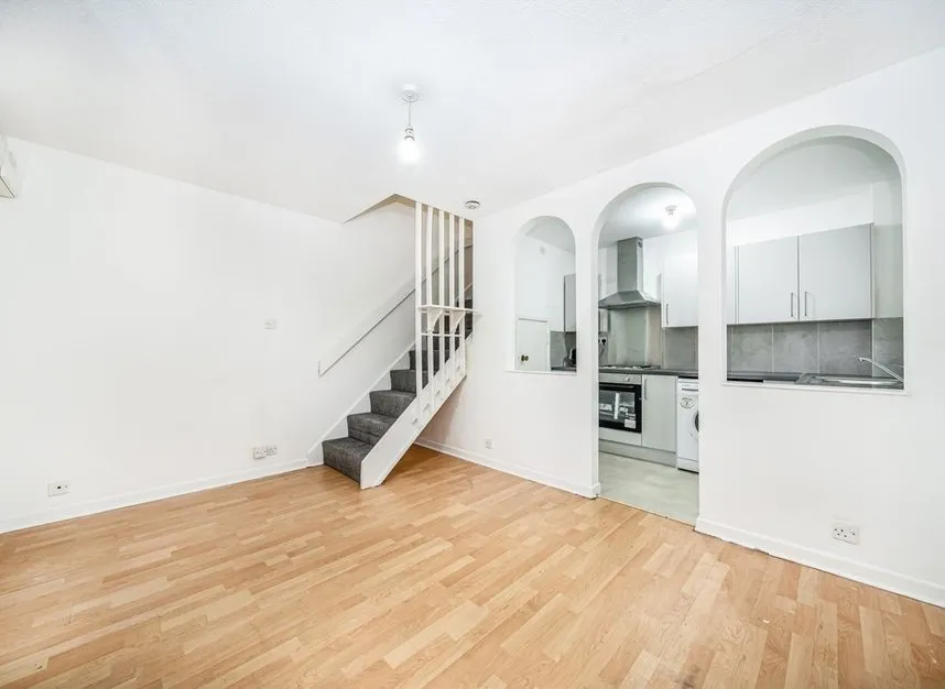 Weavers Close, Isleworth, TW7, photo 3