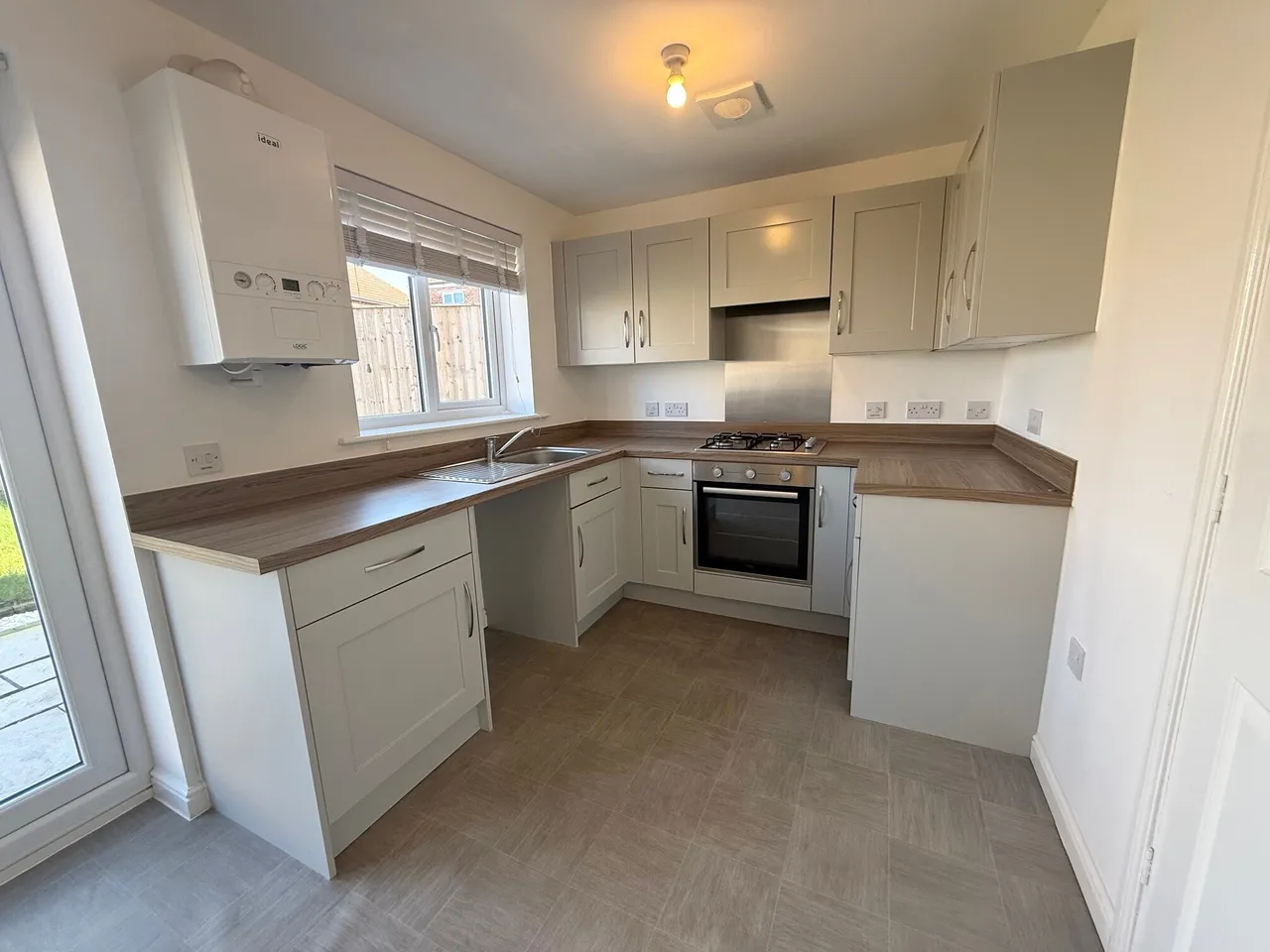 Wright Drive, Bircotes, DN11, photo 2