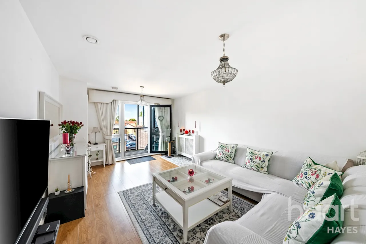 Grange Road, Hayes, UB3, photo 2