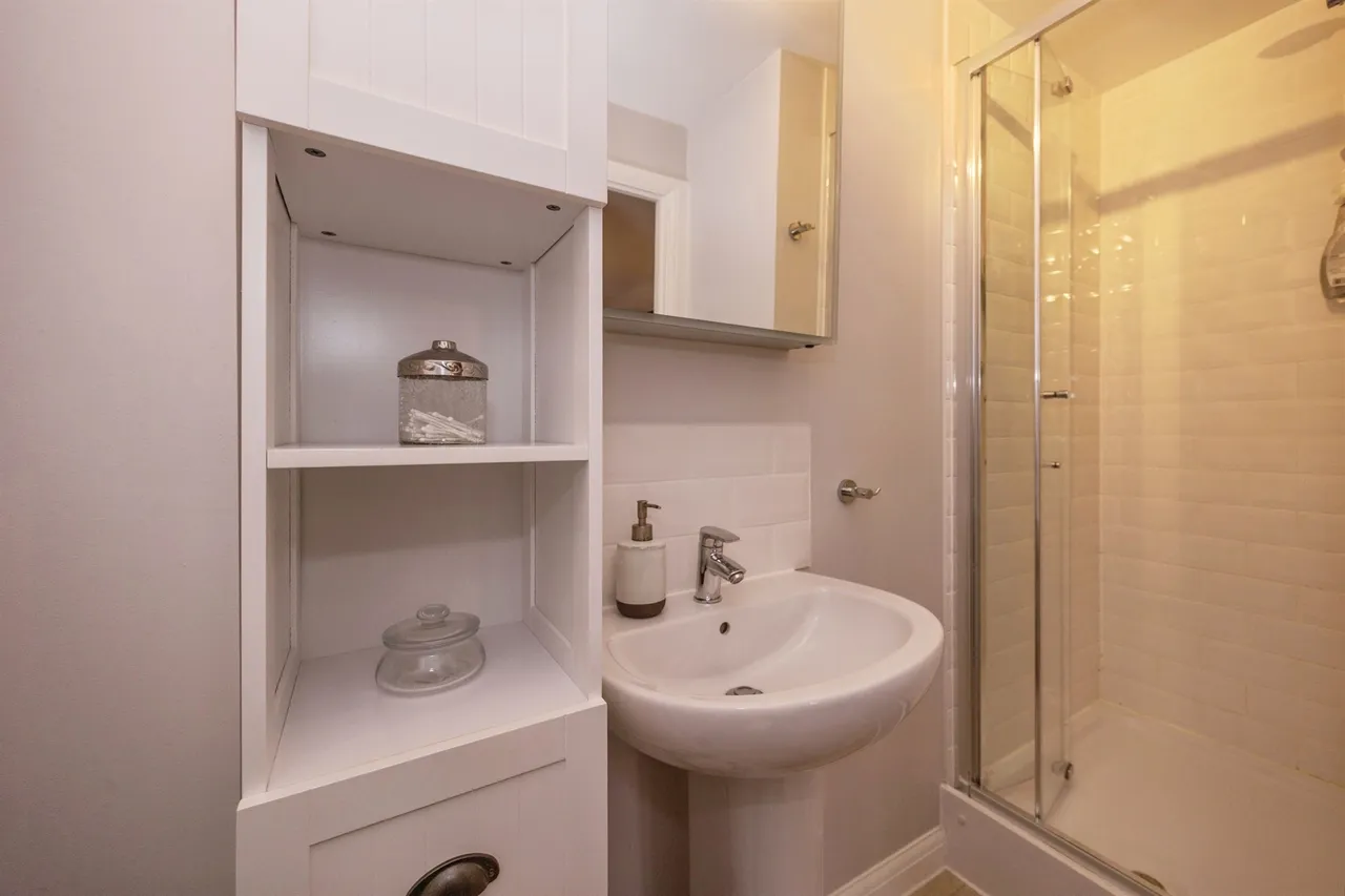 Iris Close, Havant, PO9, photo 14