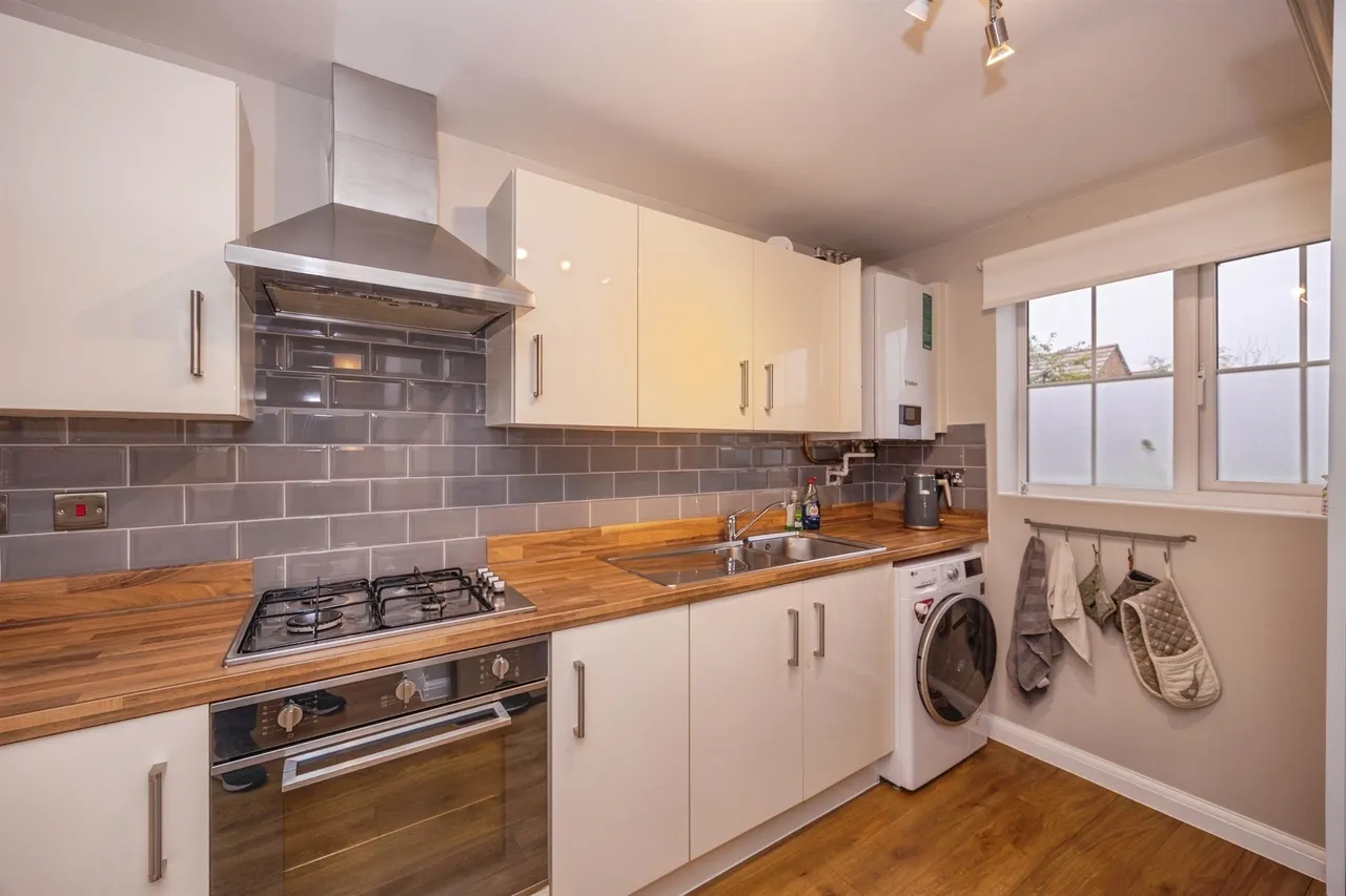Iris Close, Havant, PO9, photo 3