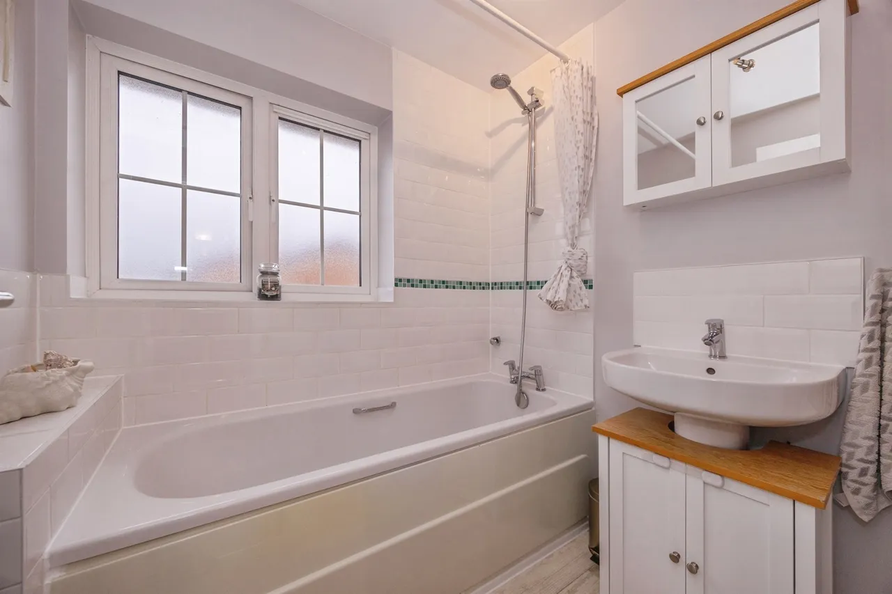 Iris Close, Havant, PO9, photo 18