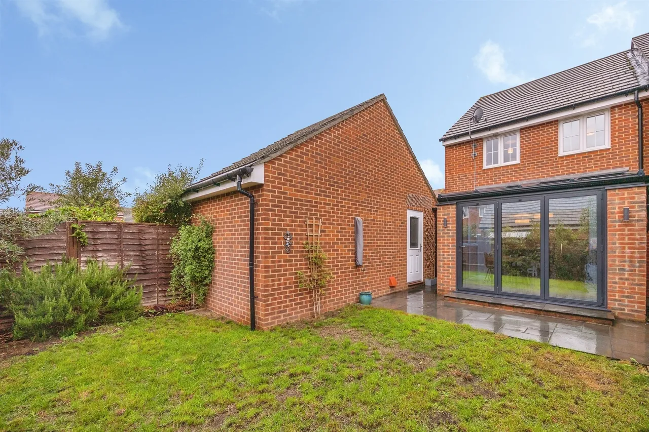 Iris Close, Havant, PO9, photo 6