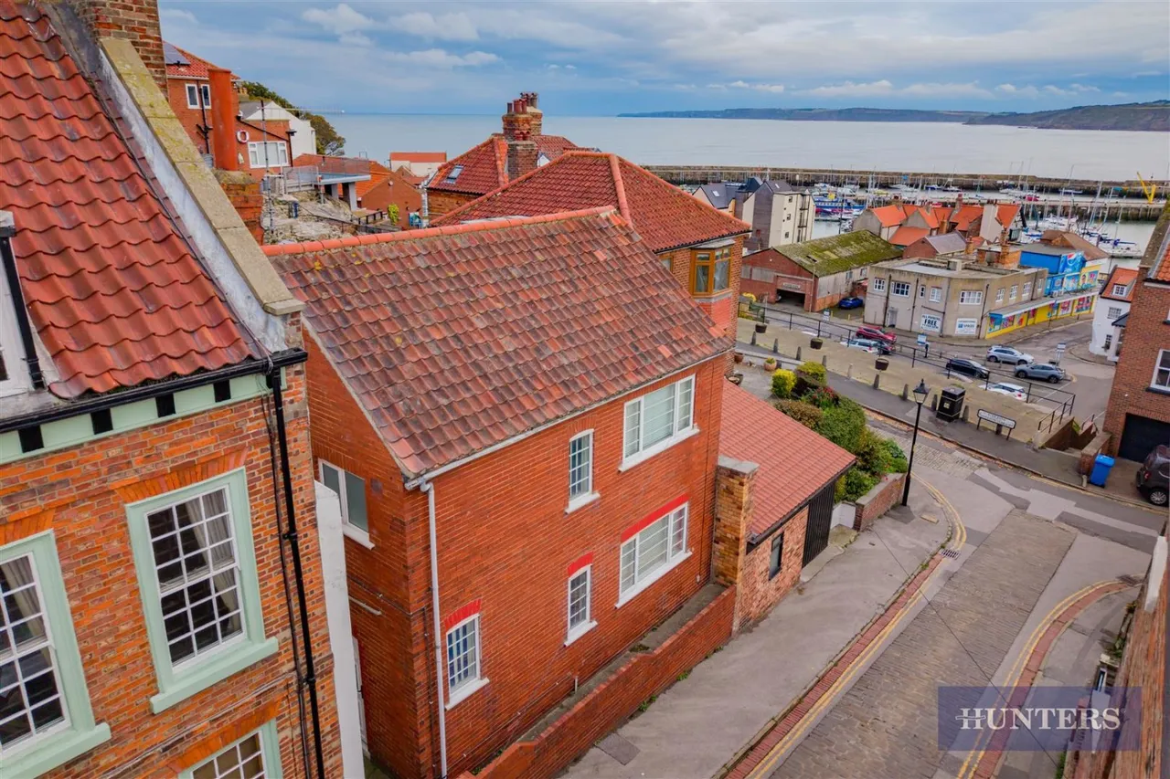 Castlegate, Scarborough, YO11, photo 32