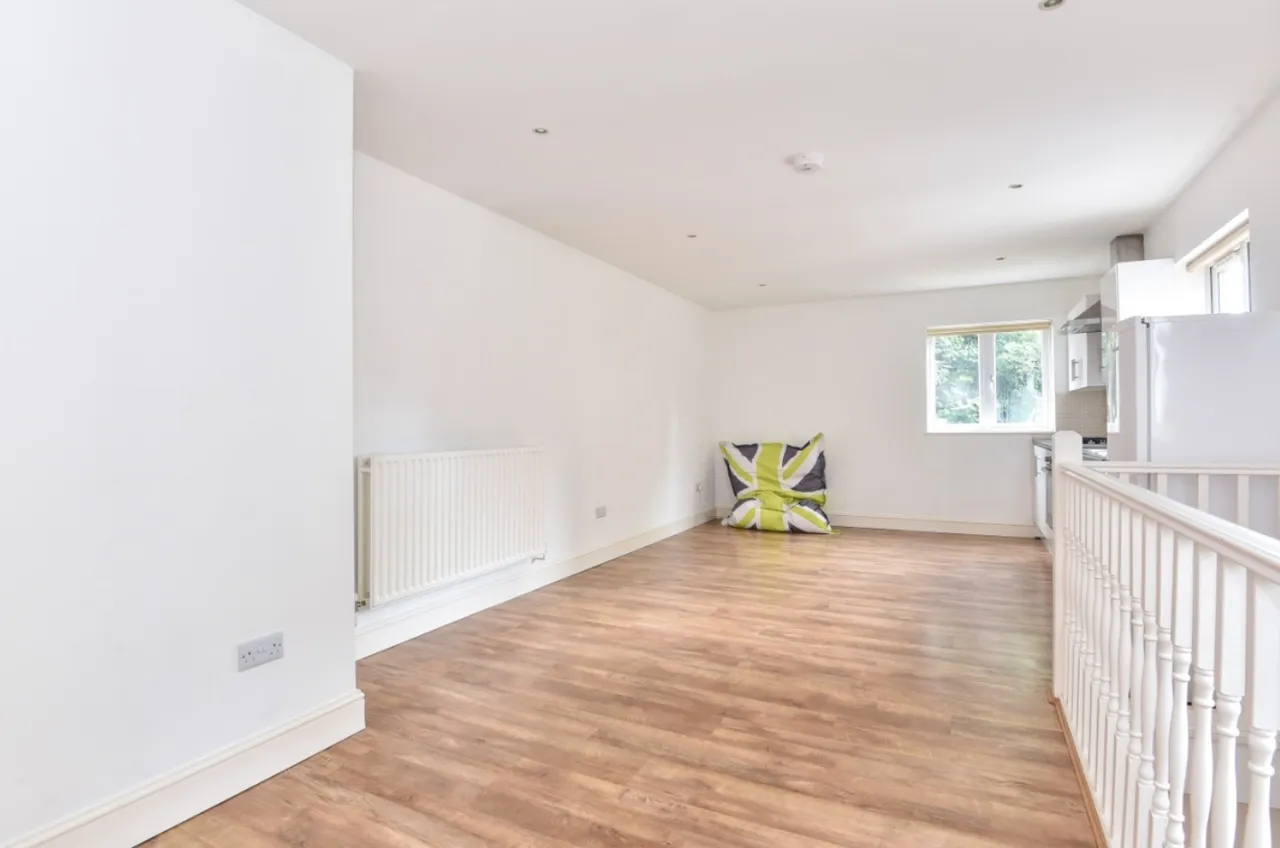2 bed flat for sale — Westow Hill, Crystal Palace, London, SE19