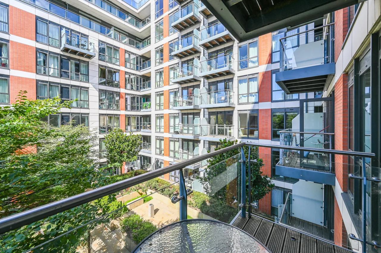 59 Belgravia House, Dickens Yard, Longfield Avenue, London, photo 9