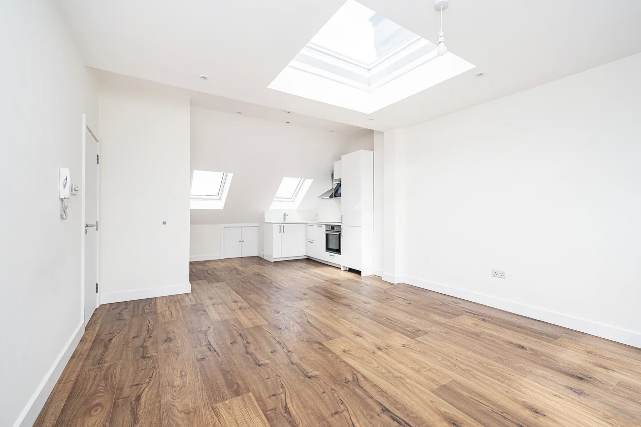 Flat 2, 18 Clifton Gardens, London, photo 5