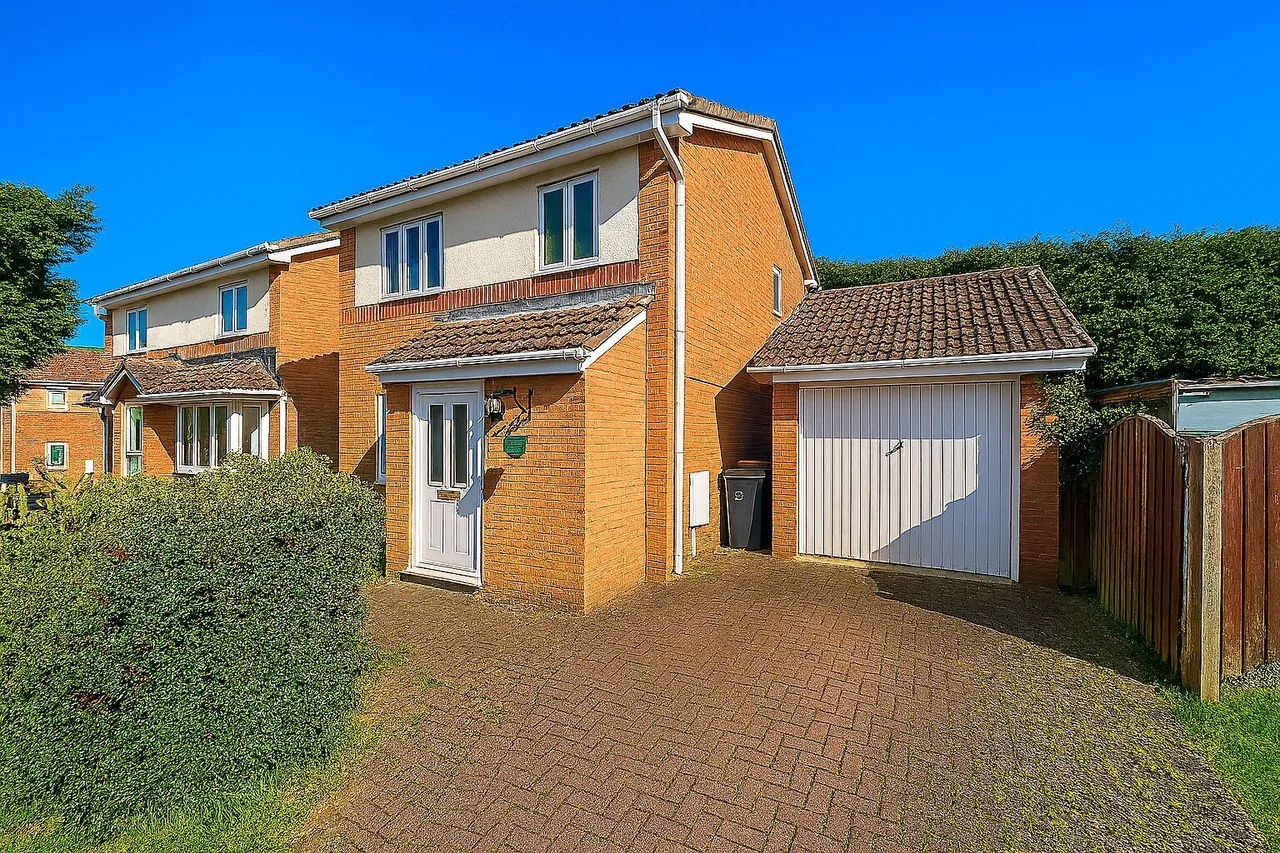 Cathedral Drive, Heaton With Oxcliffe, LA3, photo 2
