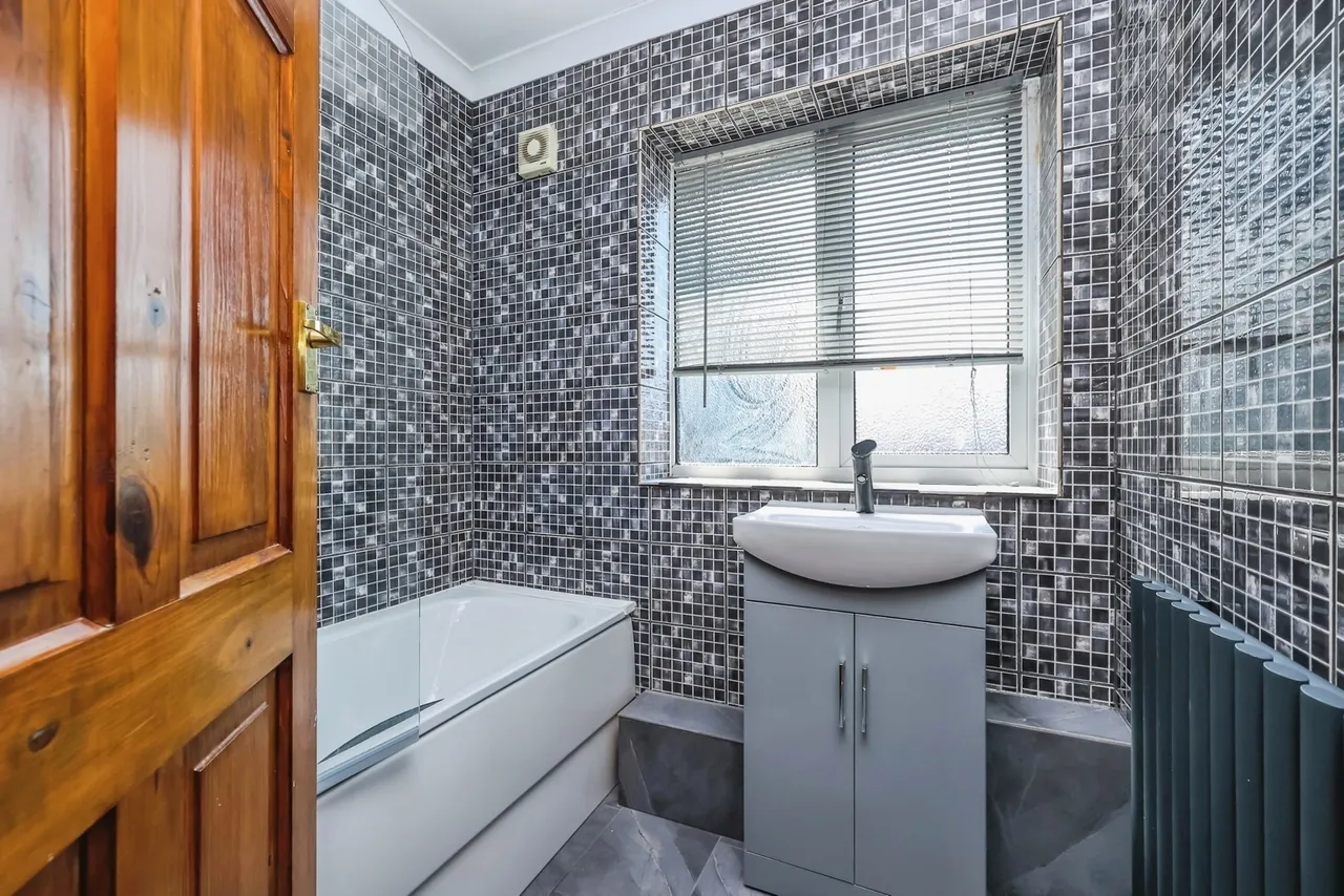 Brandish Crescent, Clifton, Nottingham, NG11, photo 4
