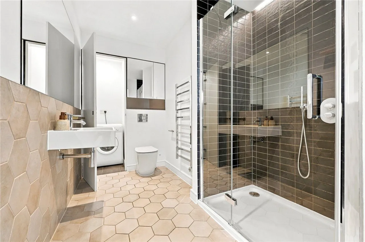 Downs Road, London, E5, photo 6