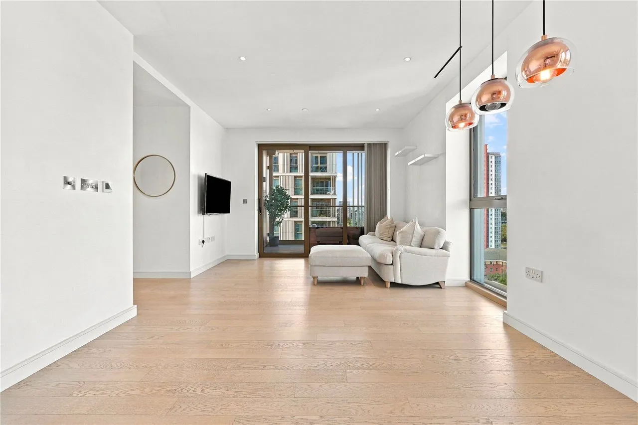 Downs Road, London, E5, photo 13