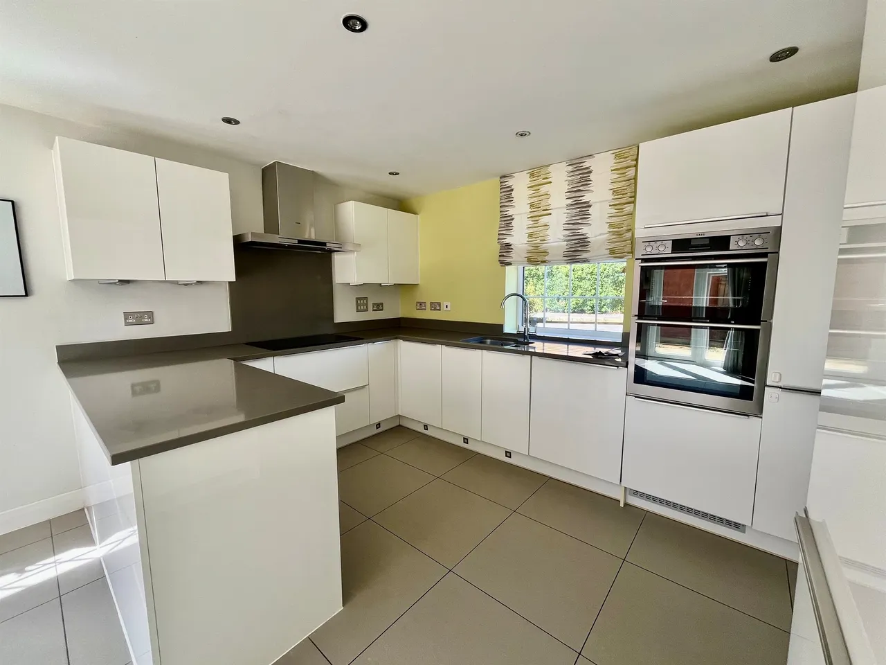 Mahaddie Way, Huntingdon, PE28, photo 2
