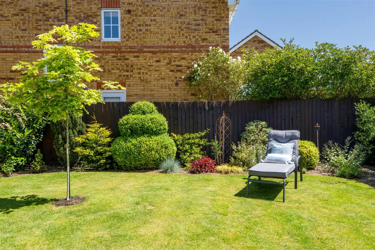 Castell Close, Hilperton, BA14, photo 16