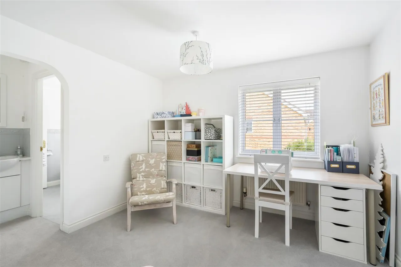 Castell Close, Hilperton, BA14, photo 12