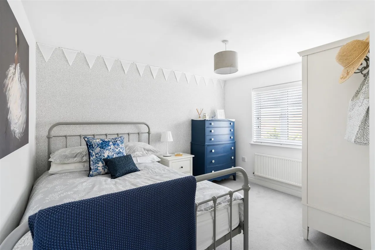 Castell Close, Hilperton, BA14, photo 10