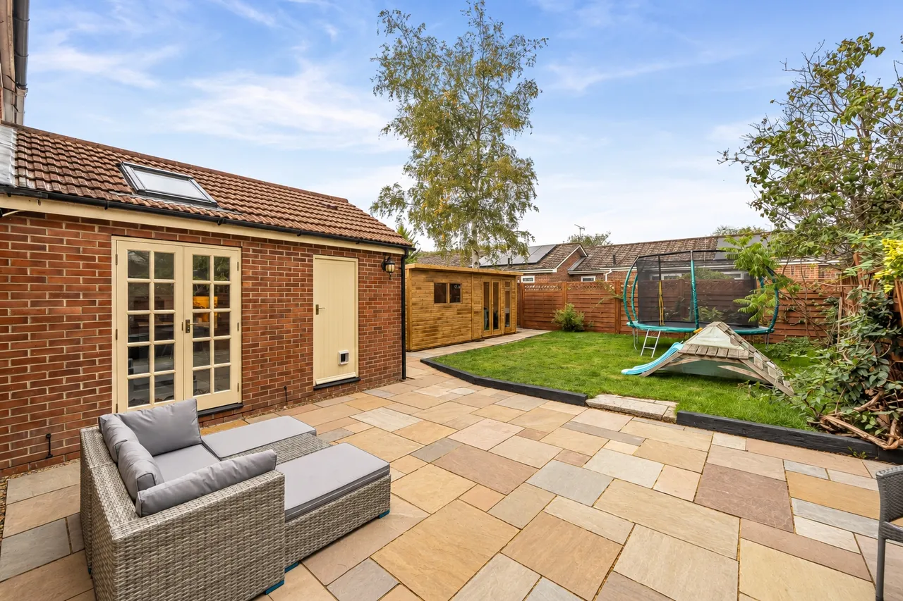 Moors Close, Colden Common, SO21, photo 12
