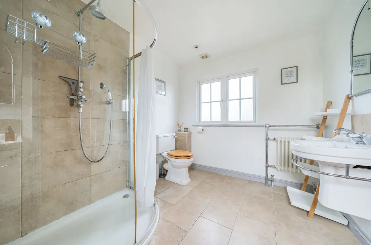 Moors Close, Colden Common, SO21, photo 11