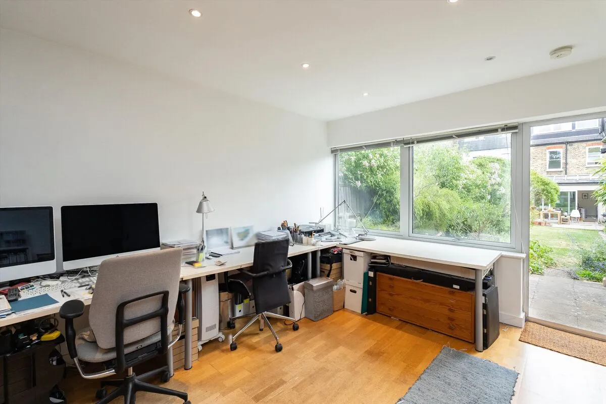 Faraday Road, London, SW19, photo 10