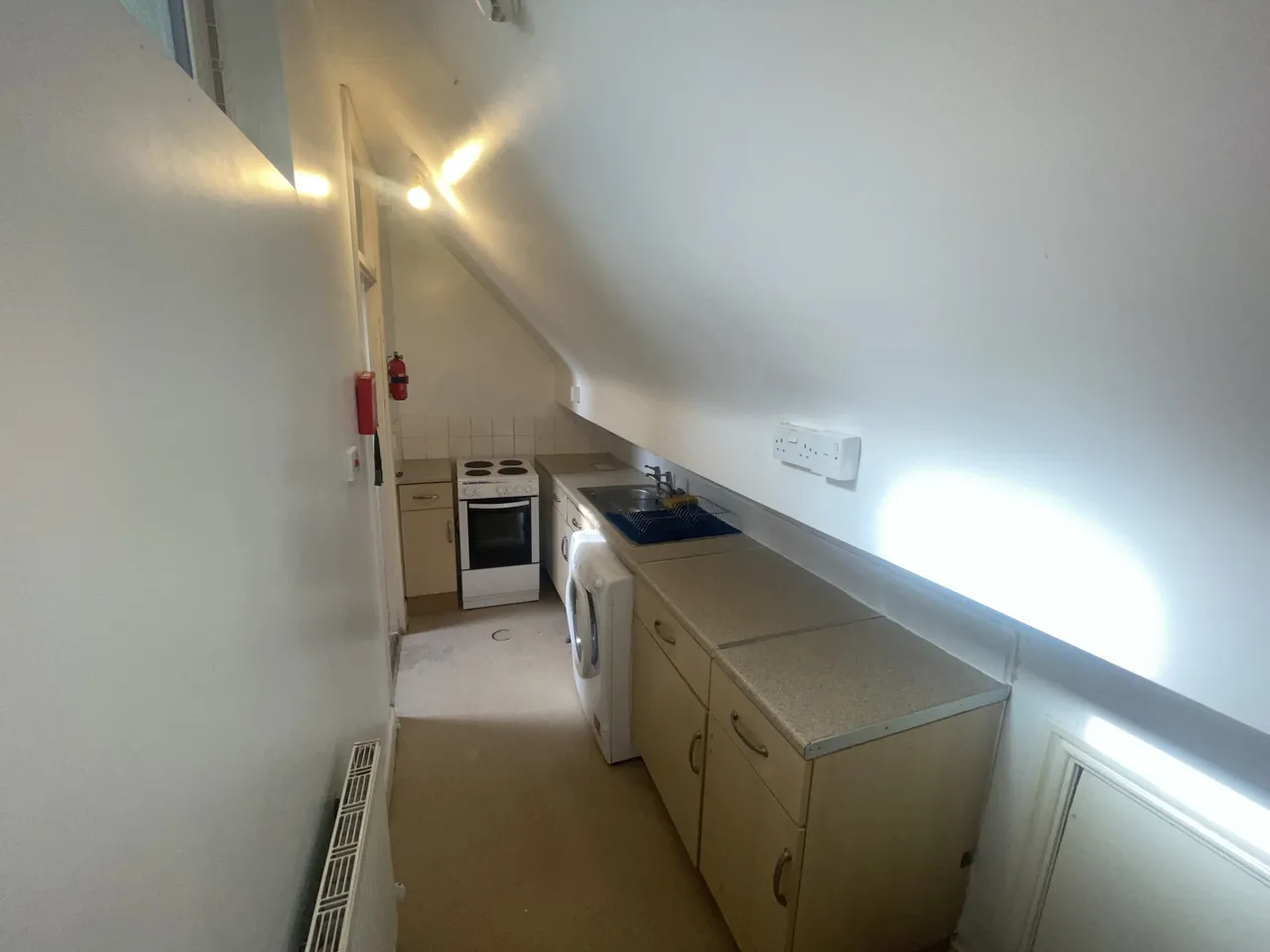 Tettenhall Road, Wolverhampton, WV6, photo 3