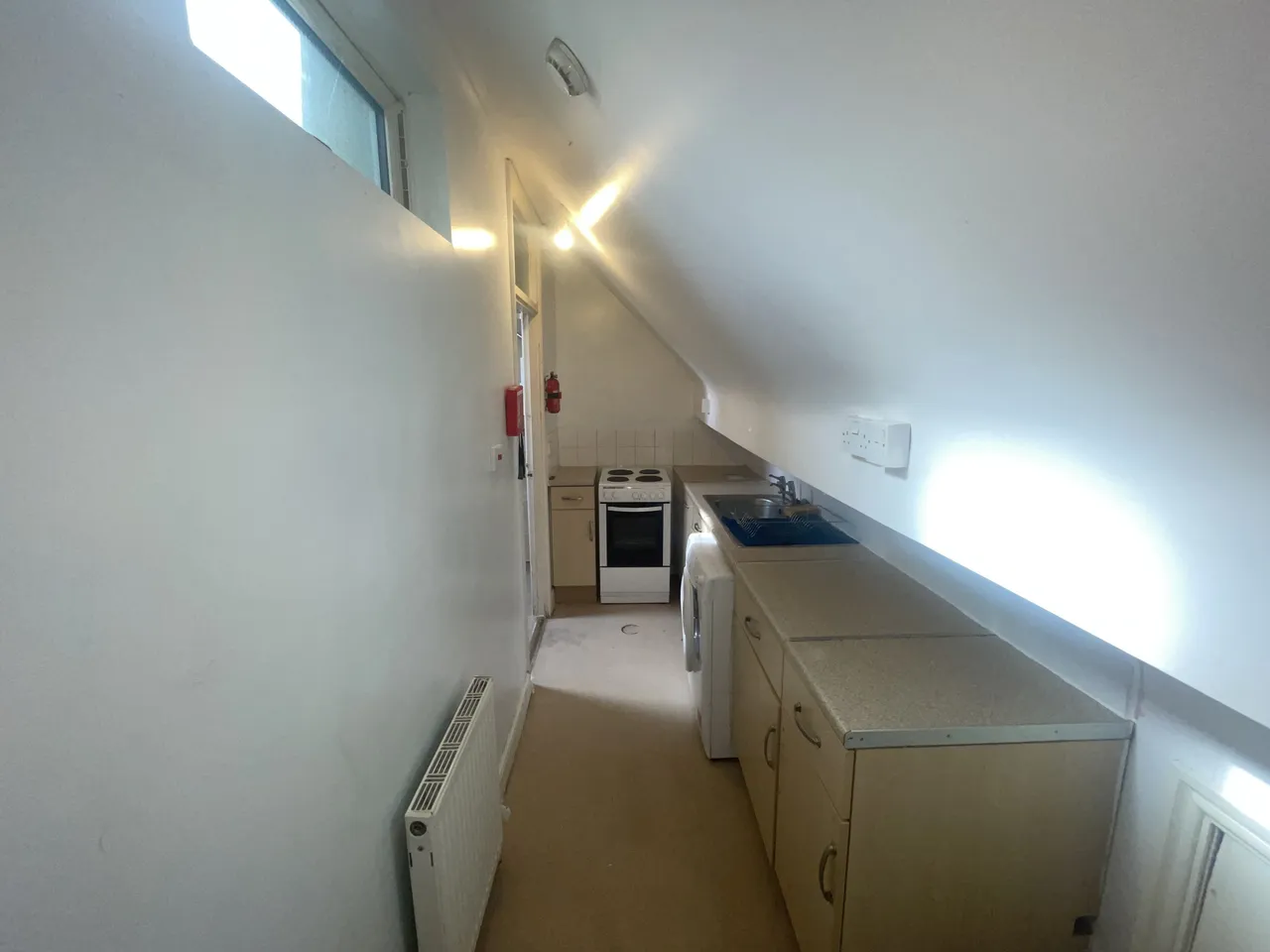 Tettenhall Road, Wolverhampton, WV6, photo 2