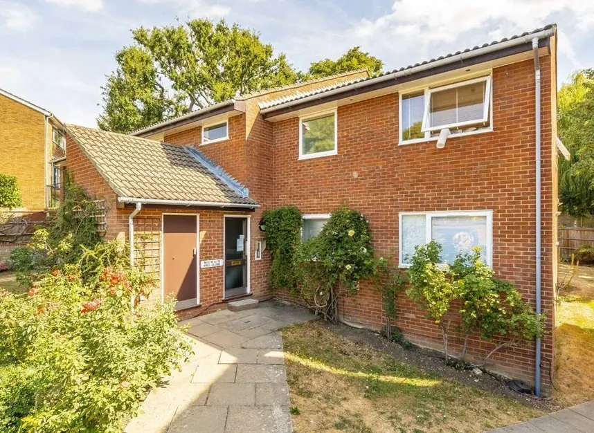 2 bed flat for sale — Hall Close, Ealing, W5