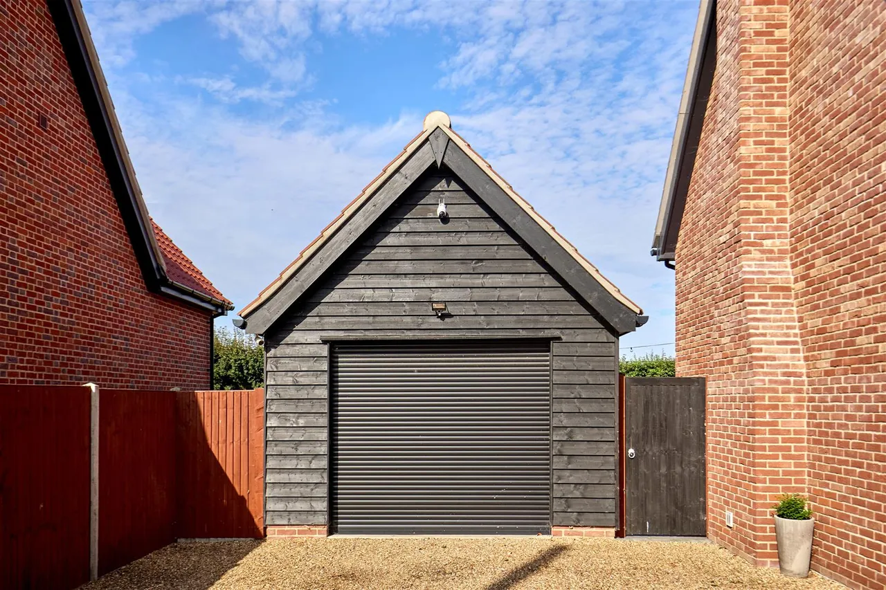 Church Road, South Lopham, IP22, photo 22