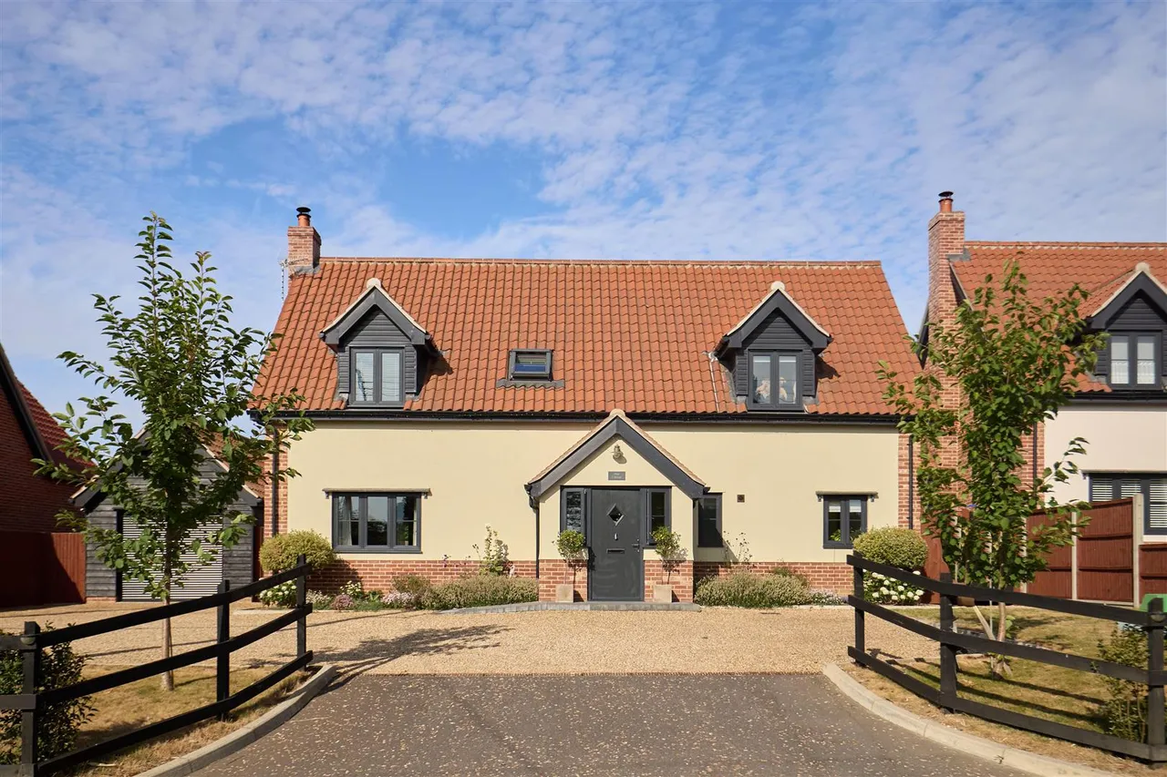 Church Road, South Lopham, IP22, photo 23