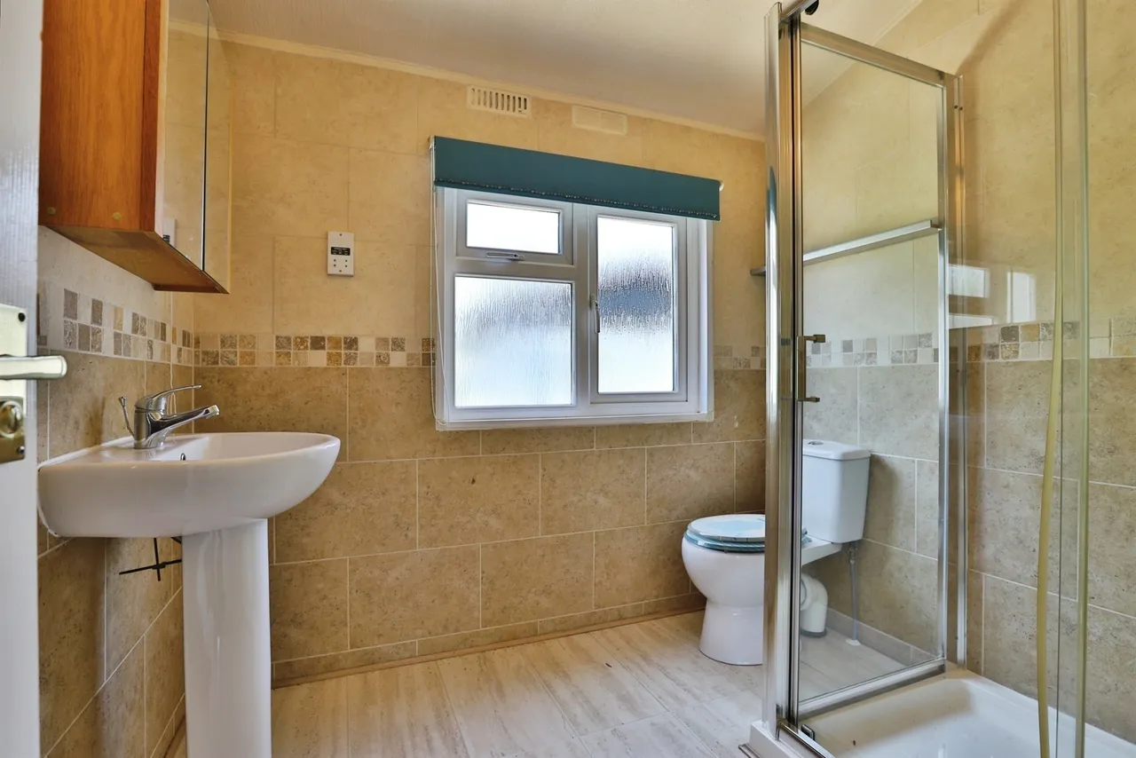 Matchams Lane, Hurn, BH23, photo 9