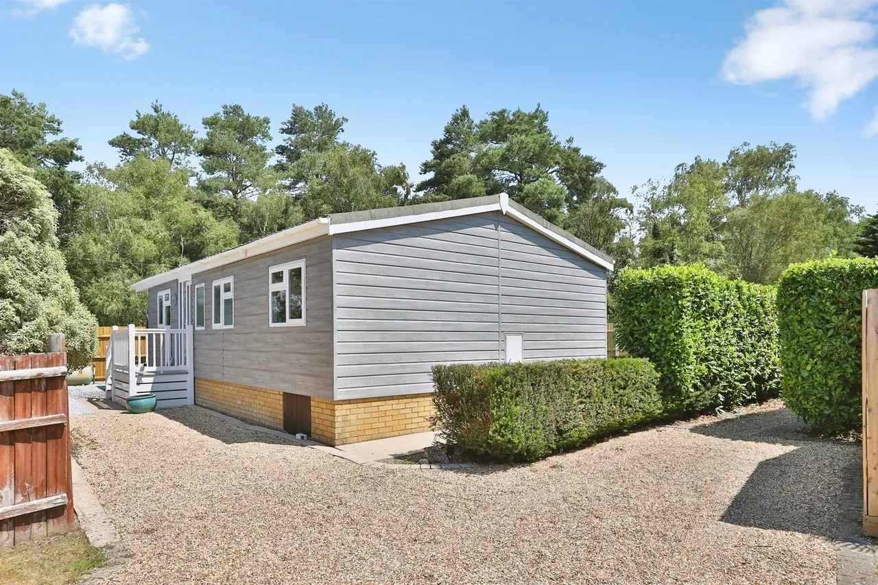 Matchams Lane, Hurn, BH23, photo 15