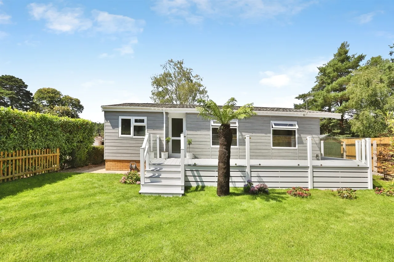 Matchams Lane, Hurn, BH23, photo 12