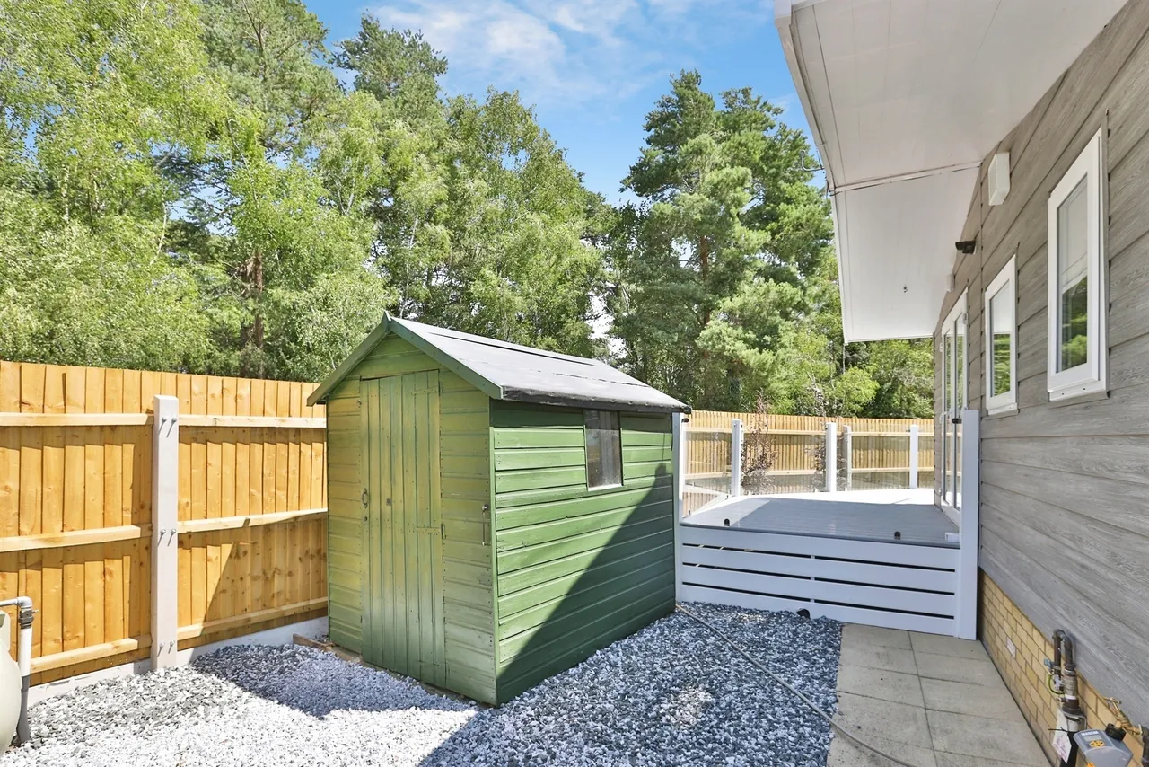 Matchams Lane, Hurn, BH23, photo 11