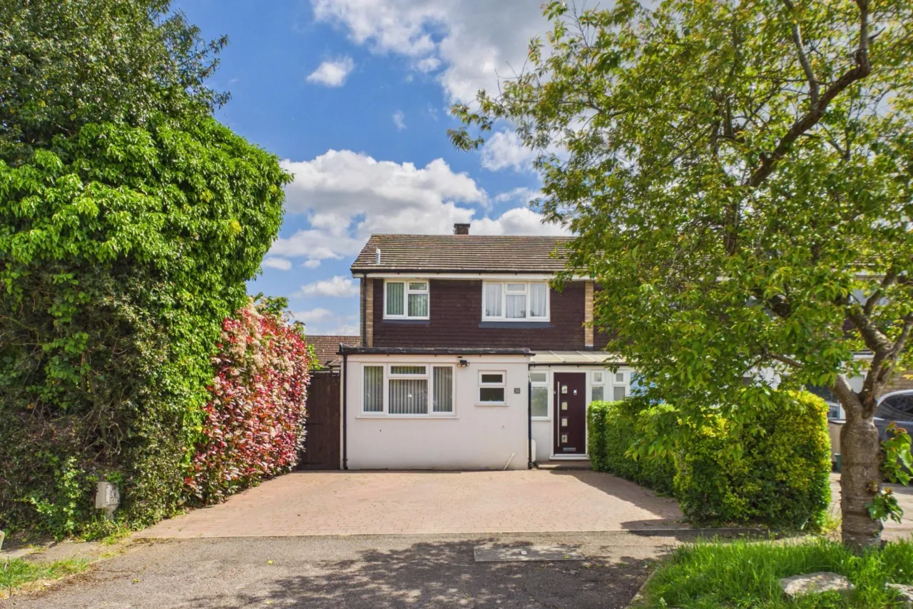 4 bed property for sale, Howard Agne Close, Bovingdon Hemel Hempstead, HP3