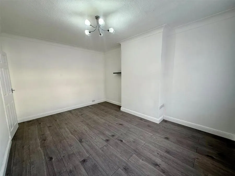 Clifton Road, Slough, SL1, photo 3