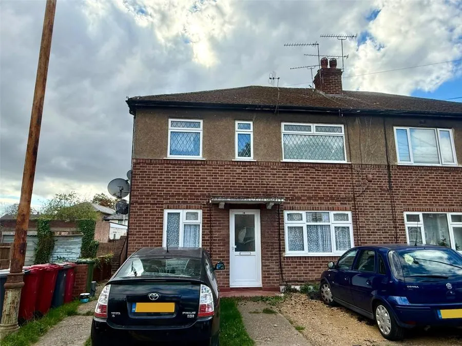 2 bed flat to rent, Clifton Road, Slough, SL1